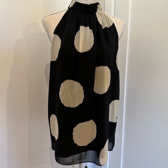 High-neck Polka Dot Top - Picture 4 of 5